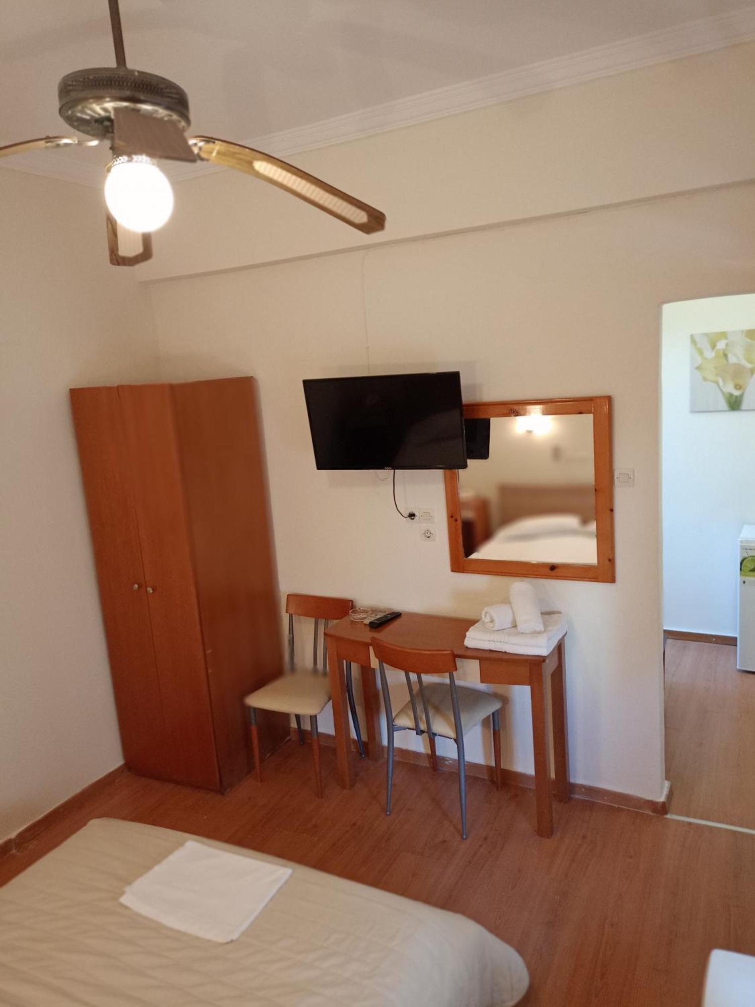 Efstratios Hotel Loutra Edipsou  Habitación foto